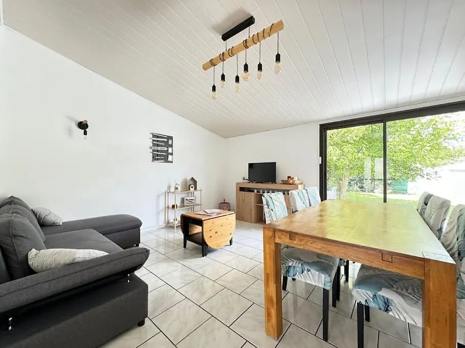 Maison 6 Couchages Avec Grand Jardin Parking Apartment Clermont-Ferrand France